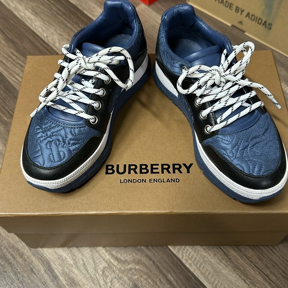 Burberry kids shoes